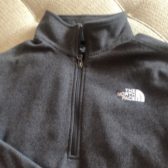 Northface quarter zip - Picture 4 of 8